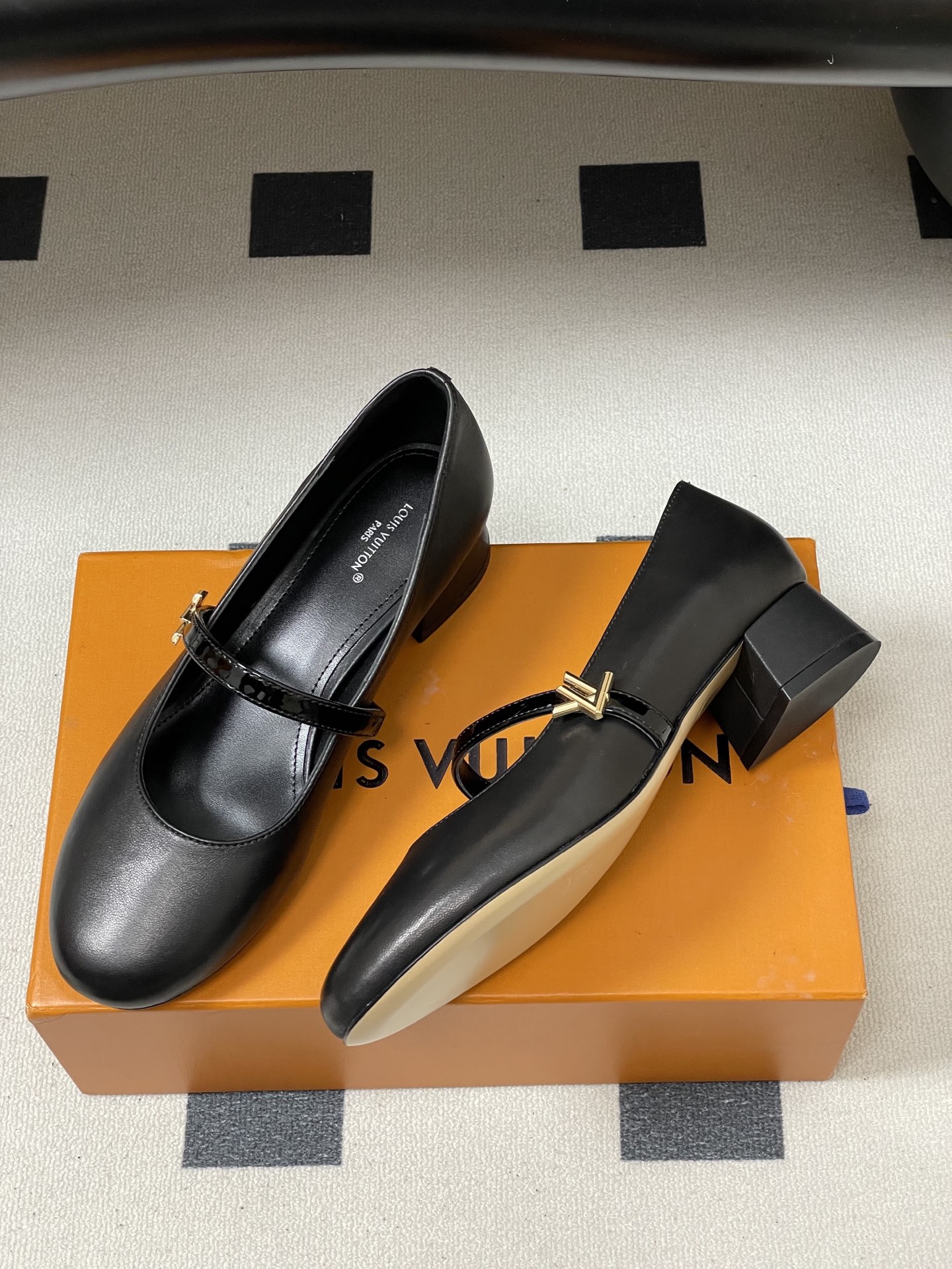 Women's high heels